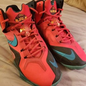 Nike Shoes Lebron XI Elite Sneakers Size: 11